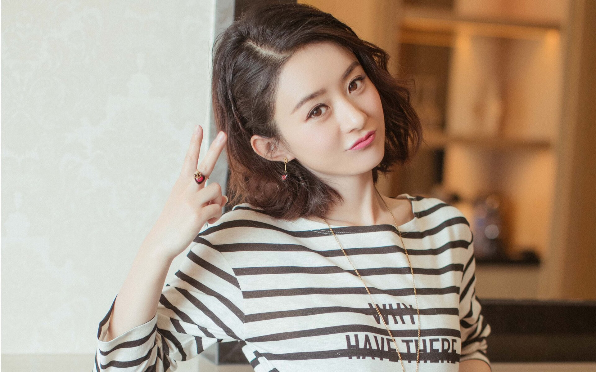 九游游戏中心-英超激烈争夺，豪门奋战不断